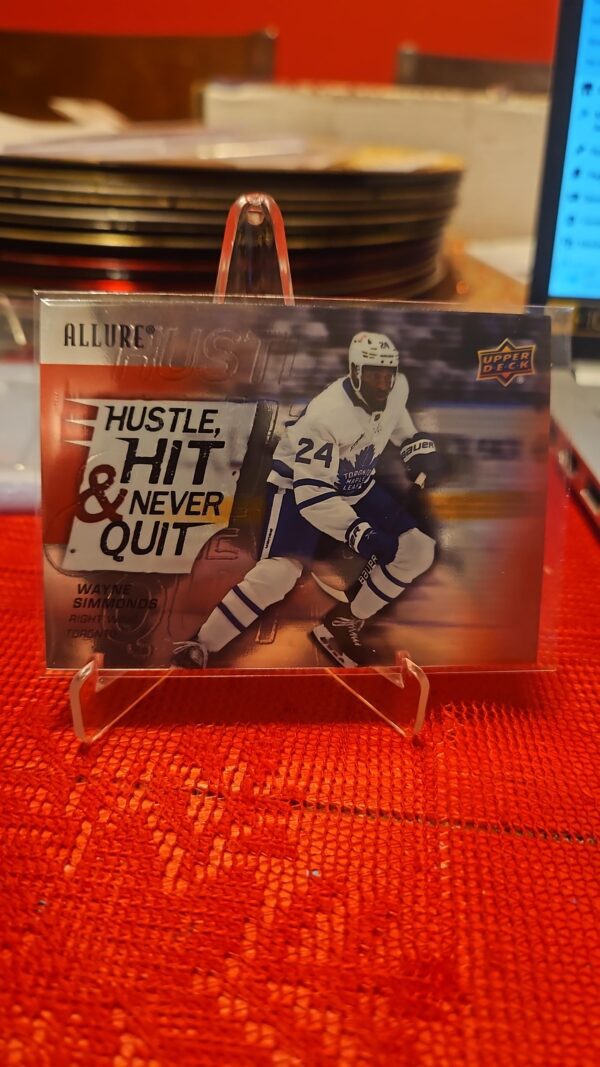 2021-22 Upper Deck Allure Hustle Hit & Never Quit #8 Wayne Simmonds