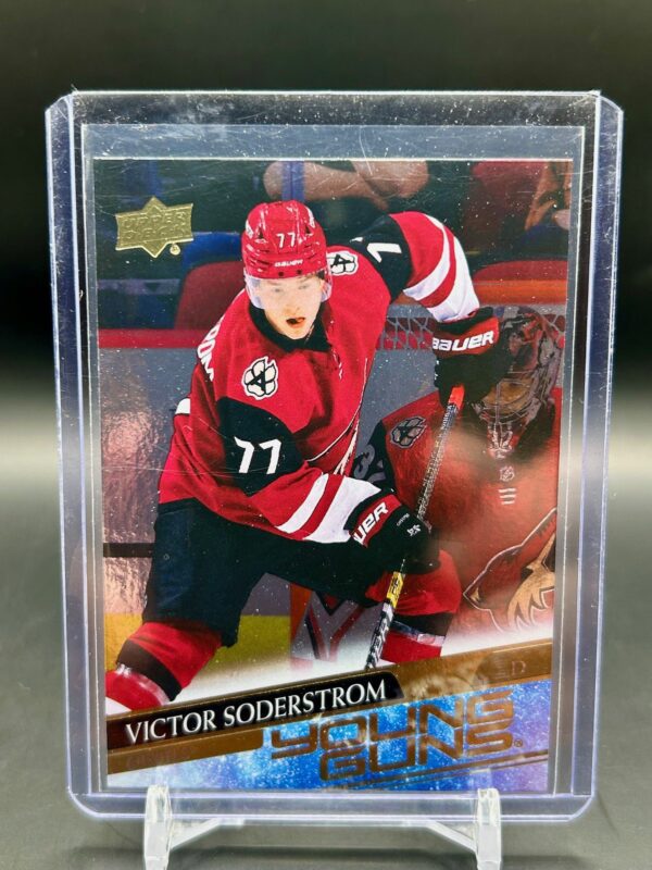 2020-21 Upper Deck Silver Foil Young Guns Victor Soderstrom #221 rookie card front