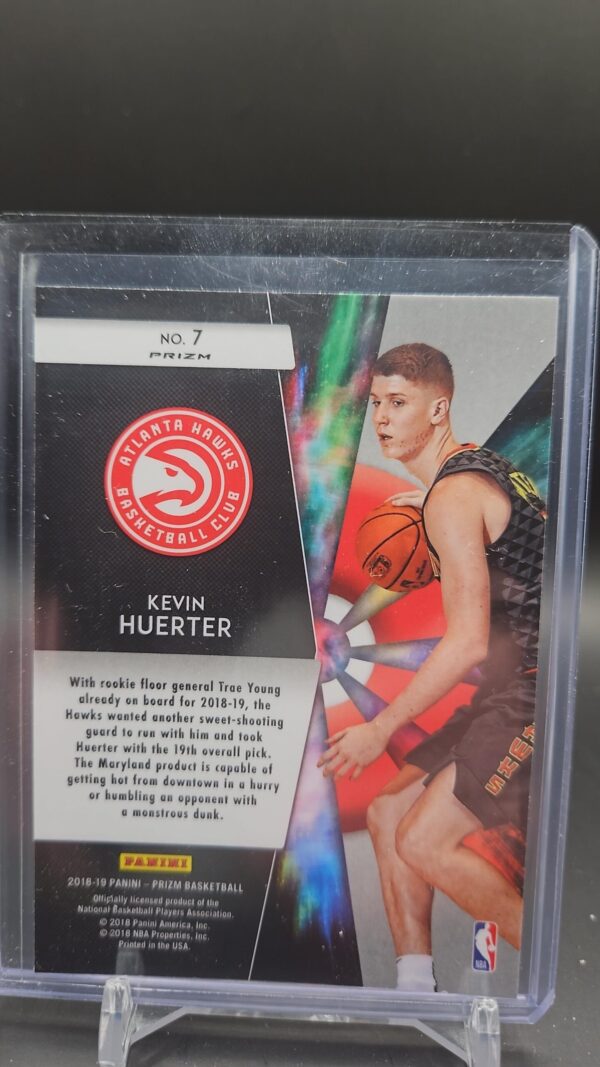 2018-19 Panini Prizm Freshman Phenoms Green Prizm Kevin Huerter #7 Rookie - Image 2