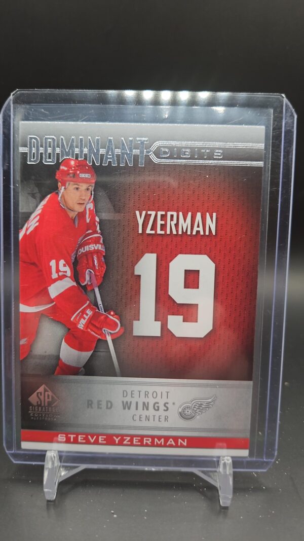 2020 ud Signature Edition Legends Dominant Digits Steve Yzerman