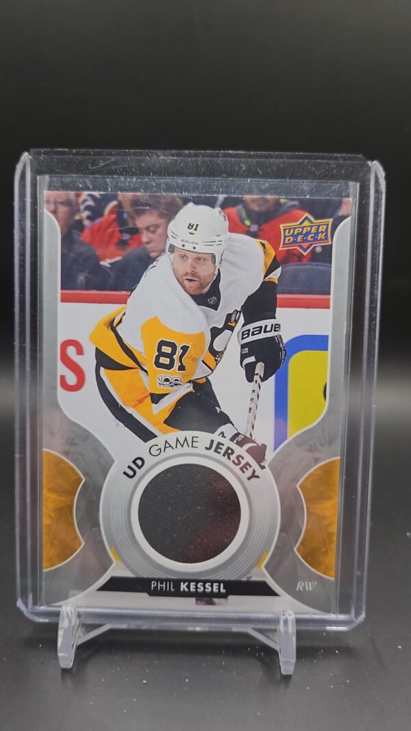 2017-18 Upper Deck Series 1 UD Game Jersey #GJ-PK Phil Kessel
