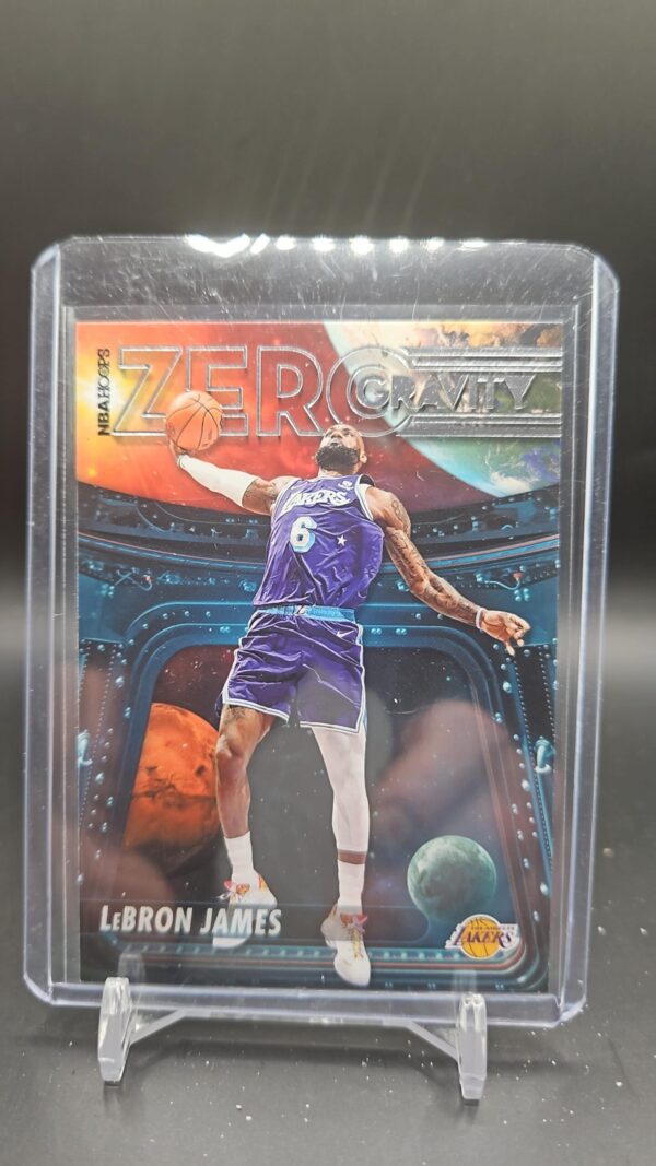2022-23 Hoops Zero Gravity #10 LeBron James