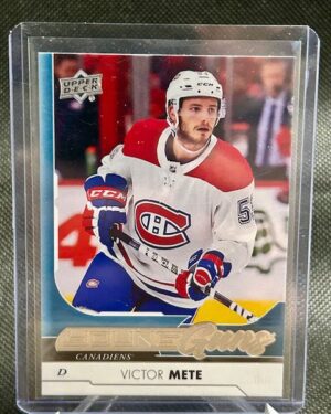 2017-18 Upper Deck Series 1 Young Guns Victor Mete #245