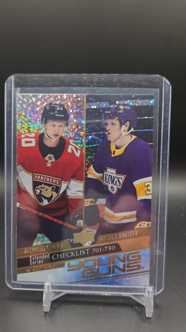 2020-21 Upper Deck Extended Heponiemi / Kaliyev Speckled Foil Young Guns #730