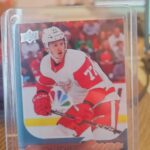 2017-18 Upper Deck Series 1 Evgeny Svechnikov Young Guns #224 Detroit Red Wings