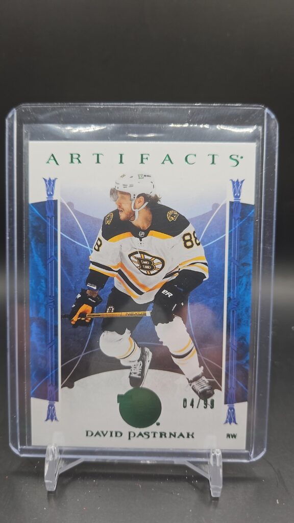 2022-23 Upper Deck Artifacts David Pastrnak Emerald #87 /99 Boston Bruins hockey card
