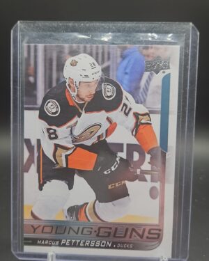 2018/19 UPPER DECK SERIES 1 MARCUS PETTERSSON YOUNG GUNS #229