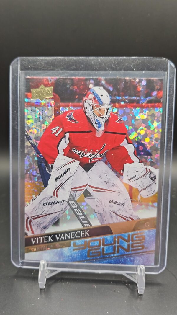 2020-21 Upper Deck Young Guns Speckled Rainbow Vitek Vanecek #211 Rookie