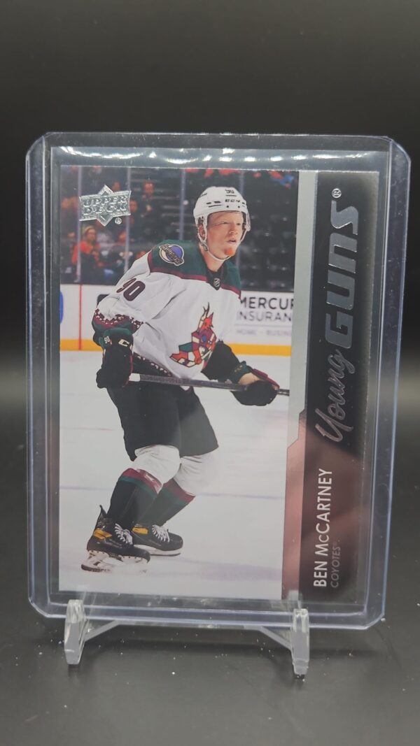 2021-22 Upper Deck Ben McCartney Young Guns RC Rookie #723 Arizona Coyotes