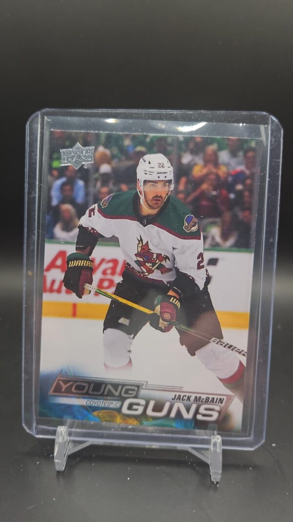 2022-23 Upper Deck Series 1 - Young Guns #230 Jack McBain