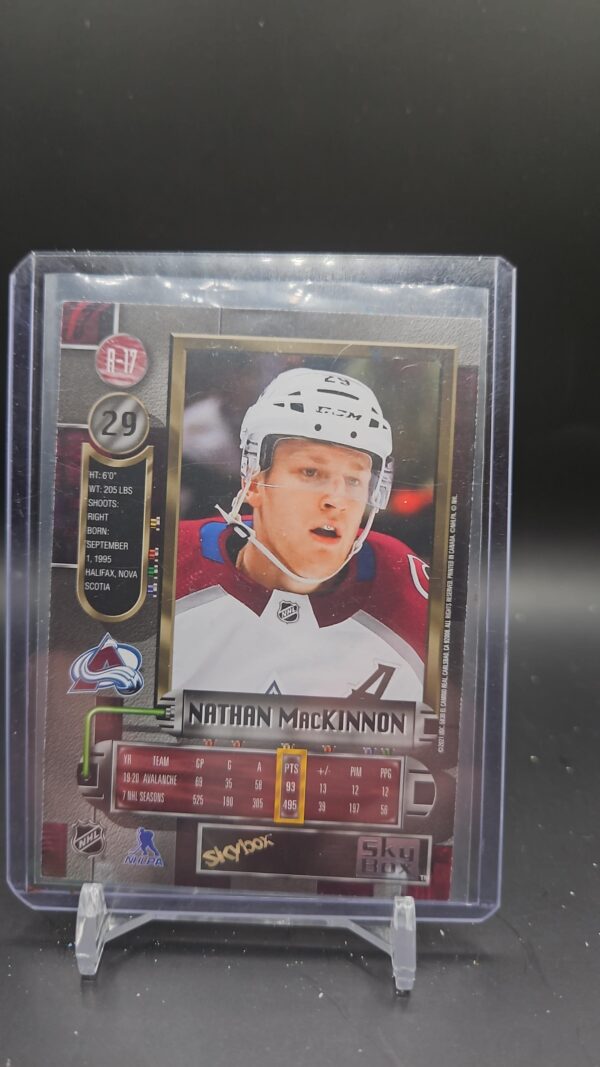 2020-21 SKYBOX METAL UNIVERSE HOCKEY 1997-98 RETRO NATHAN MACKINNON #R-17 - Image 2