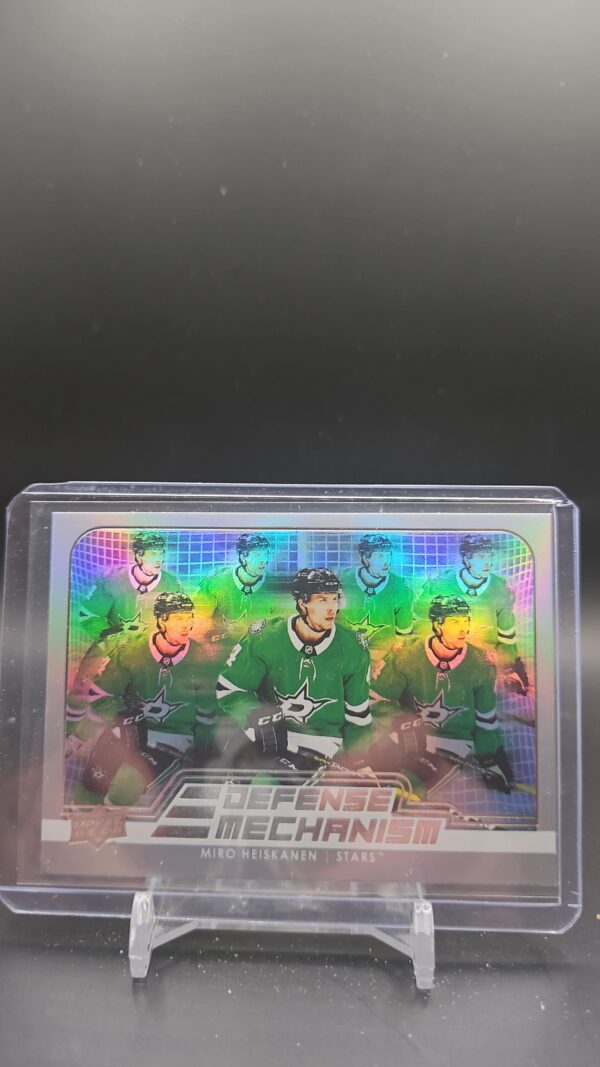 2022-23 UD Series 1 Defense Mechanism Miro Heiskanen DM-1