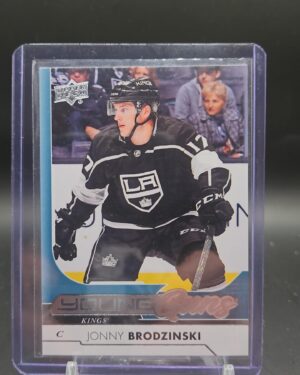 2017-18 Young Guns Jonny Brodzinski #231 Kings rookie card
