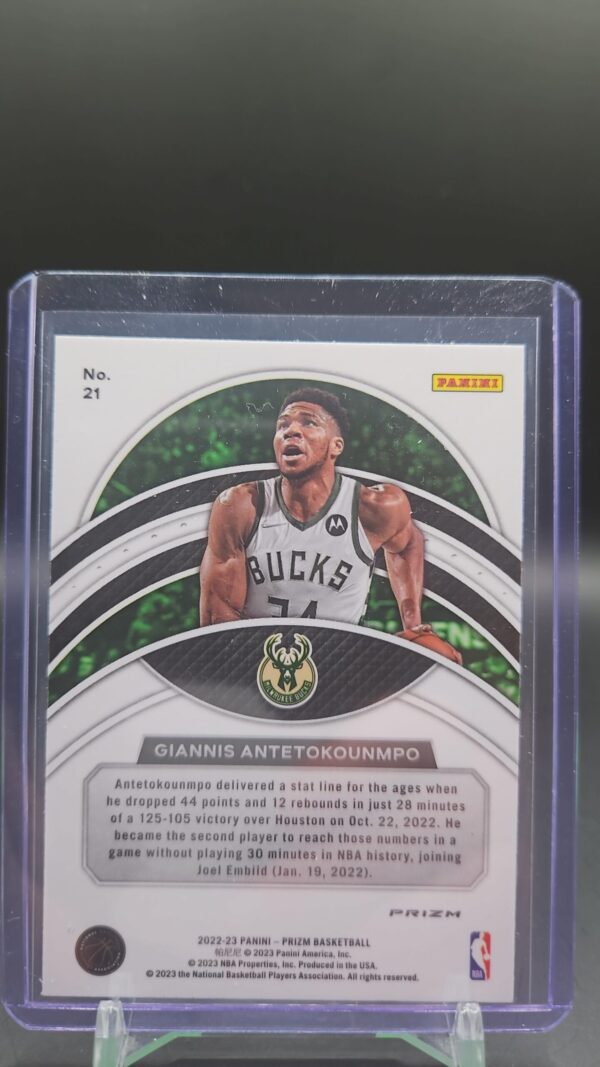 2022-23 Panini Prizm Dominance Green Prizm Giannis Antetokounmpo #21 - Image 2