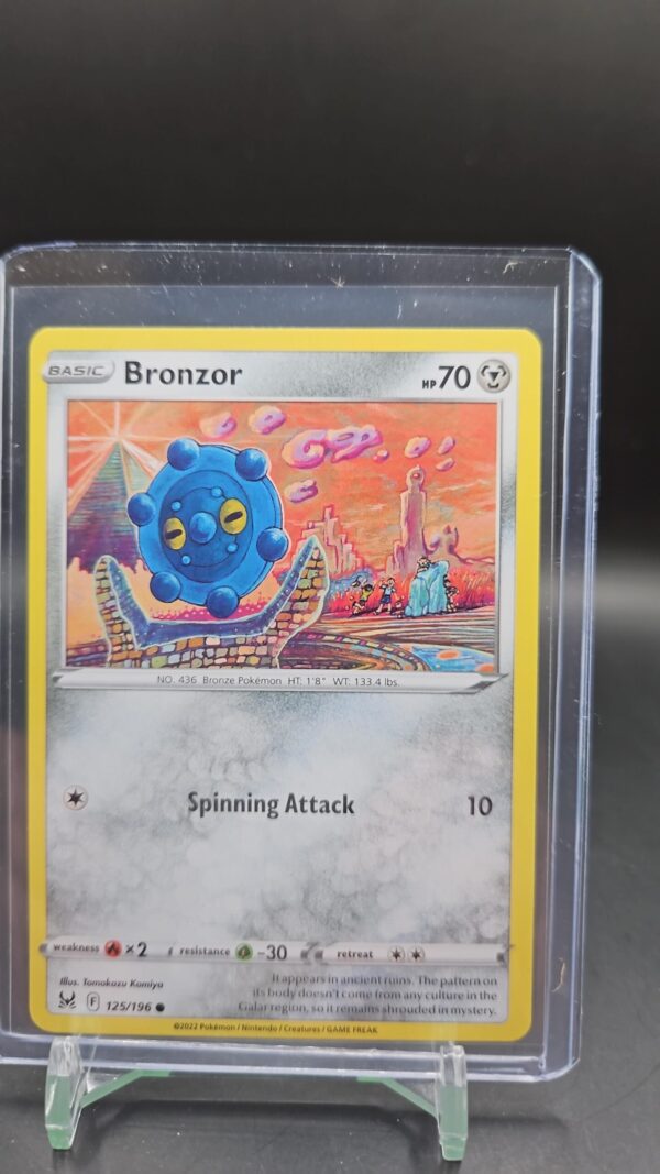 Bronzor 125/196 Common Lost Origin Pokemon Card