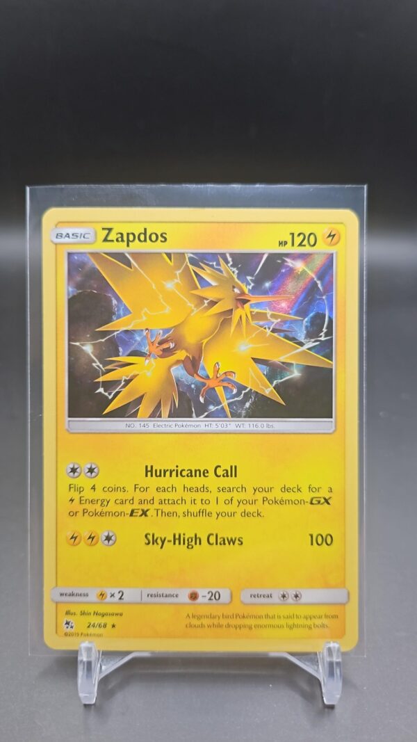 Pokémon Card Zapdos 24/68 Holo Rare Hidden Fates 2019