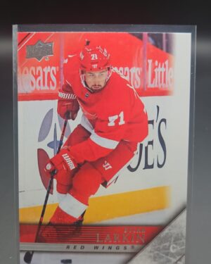 2020-21 Upper Deck Extended 2005 Tribute Dylan Larkin #T-25 Card
