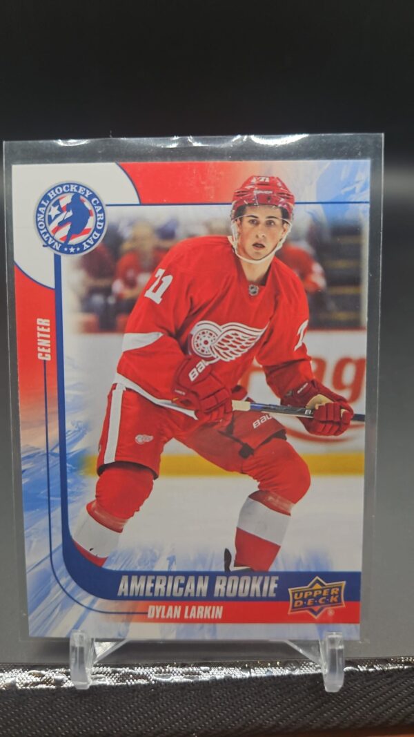2015 Upper Deck National Hockey Card Day American Rookies Dylan Larkin