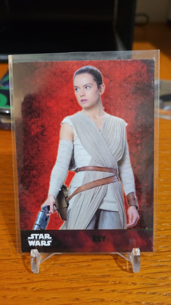 2015 Topps Star Wars: The Force Awakens Series 1 Lightsaber Green Rey