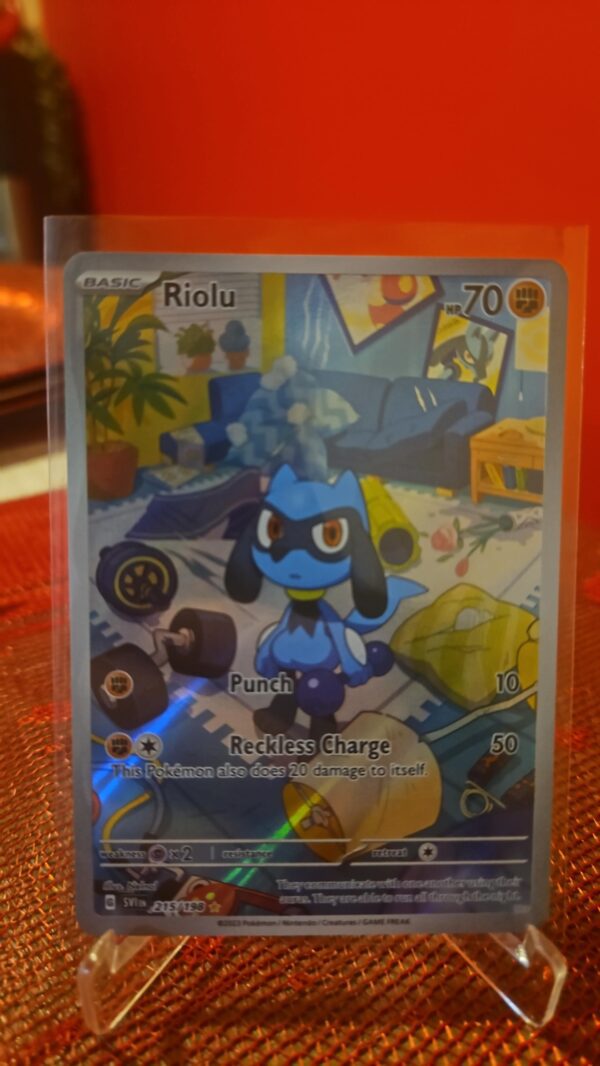 Riolu Illustration Rare 215/198 SV01 Scarlet & Violet Base English Pokémon NM