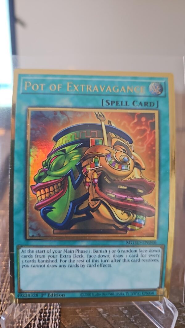 Yugioh - Pot of Extravagance - MGED-EN046 - Premium Gold Rare - 1st - NM