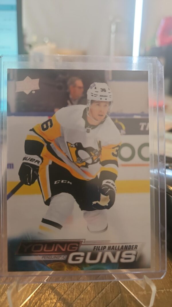 2022-23 NHL Upper Deck Series 2 Young Guns Filip Hallander #477