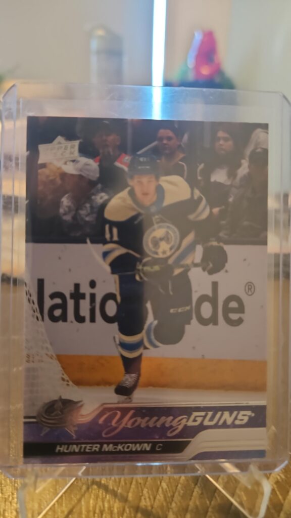 Hunter McKown, 2023-24 Upper Deck Series 1, Young Guns Canvas, Rookie Card, #C114