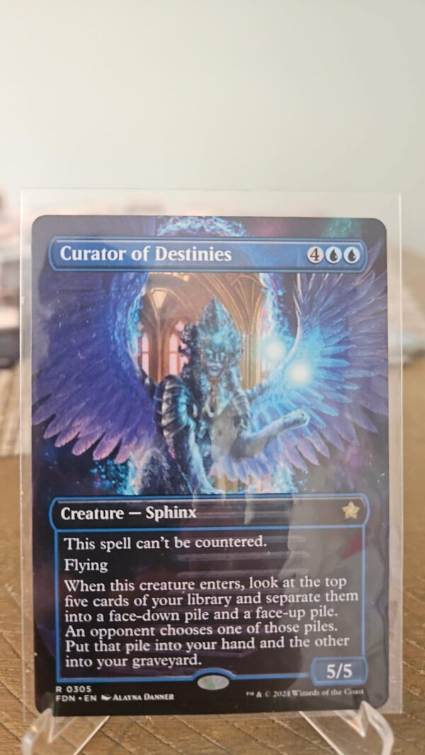 FOIL - MTG - Curator of Destinies (Borderless) #305 - Foundations