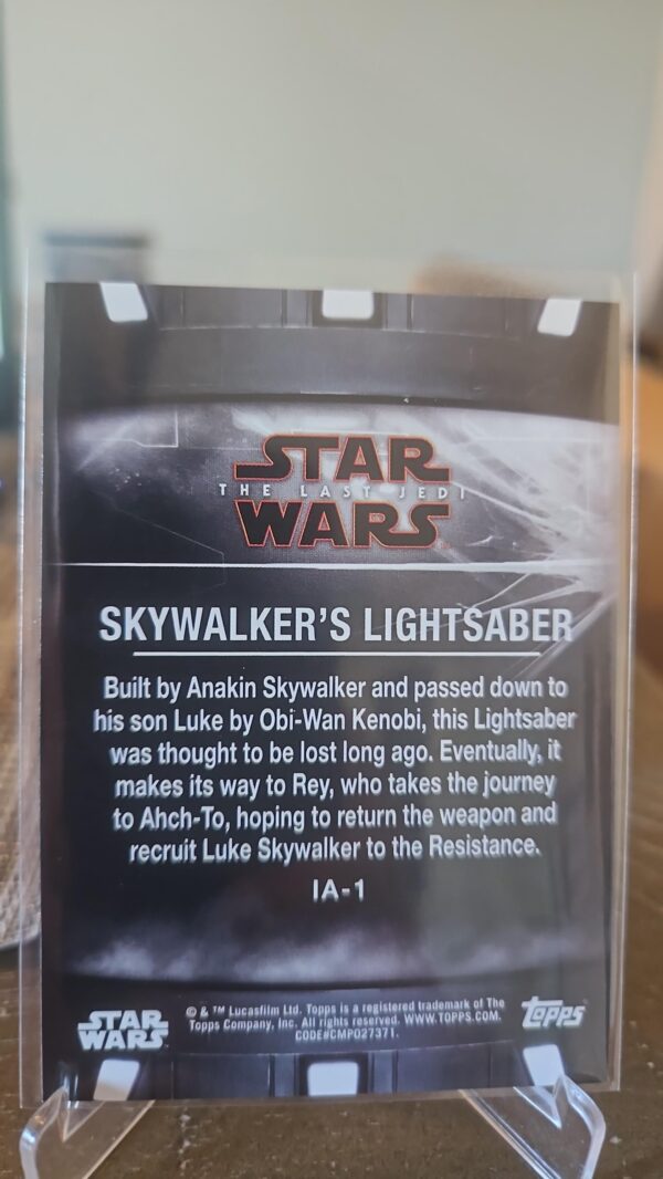 Star Wars Last Jedi Series 2 ITEMS ARTIFACTS Insert #IA-1 SKYWALKER'S LIGHTSABER - Image 2
