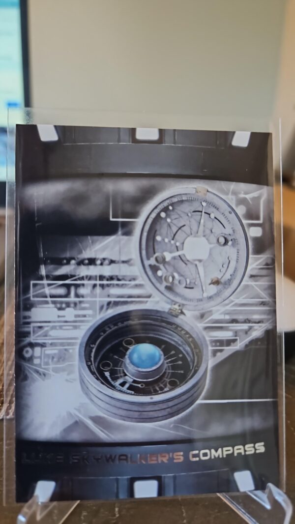 2018 Topps Star Wars The Last Jedi Series 2 Items & Artifacts Luke skywalkers compass #ia-2