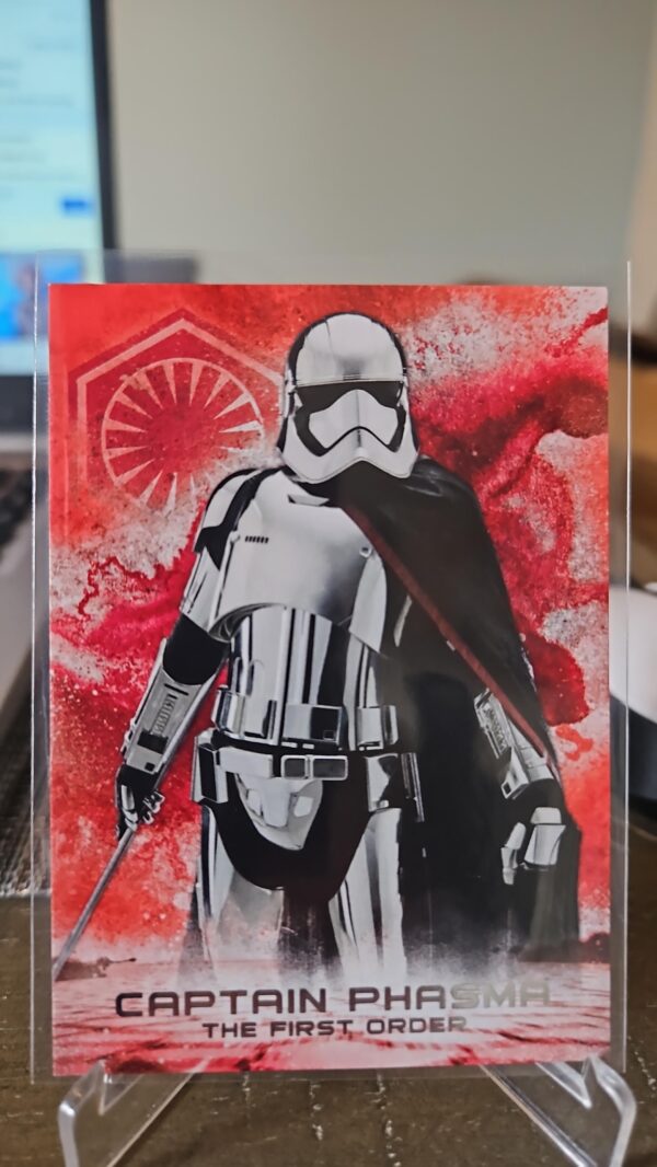 2018 Topps Star Wars: The Last Jedi Series II Red /99 Captain Phasma #FO-2