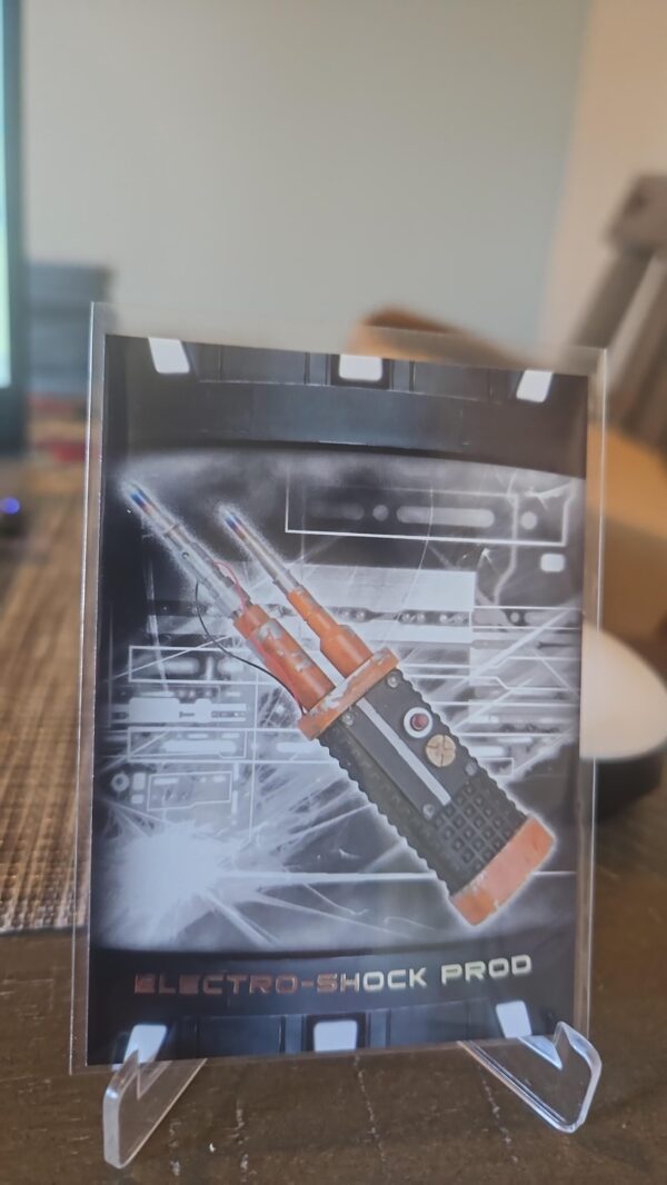 2018 Topps Star Wars The Last Jedi Series 2 Items & Artifacts electro-shock prod #ia-7