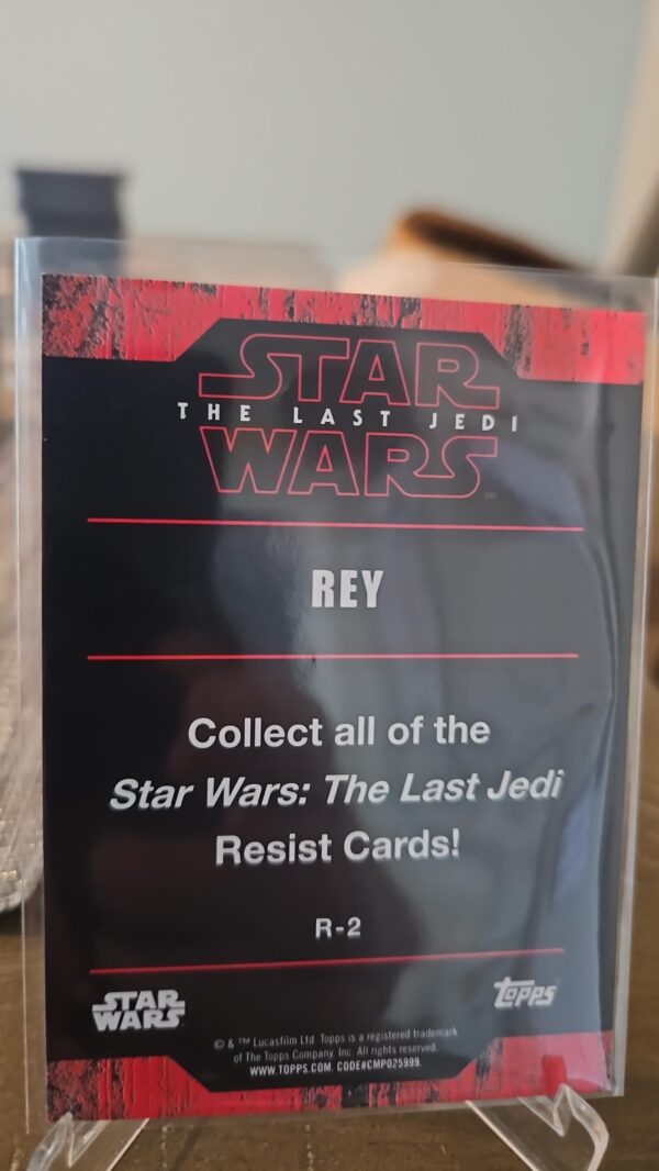 2017 Star Wars The Last Jedi Series 1 Card Resist! Insert #R-2 Rey - Image 2