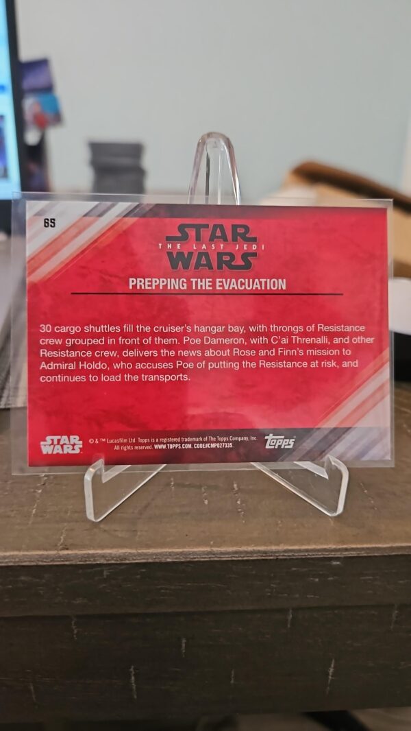 2018 Topps Star Wars: The Last Jedi Series II Purple Prepping Evacuation #65 - Image 2